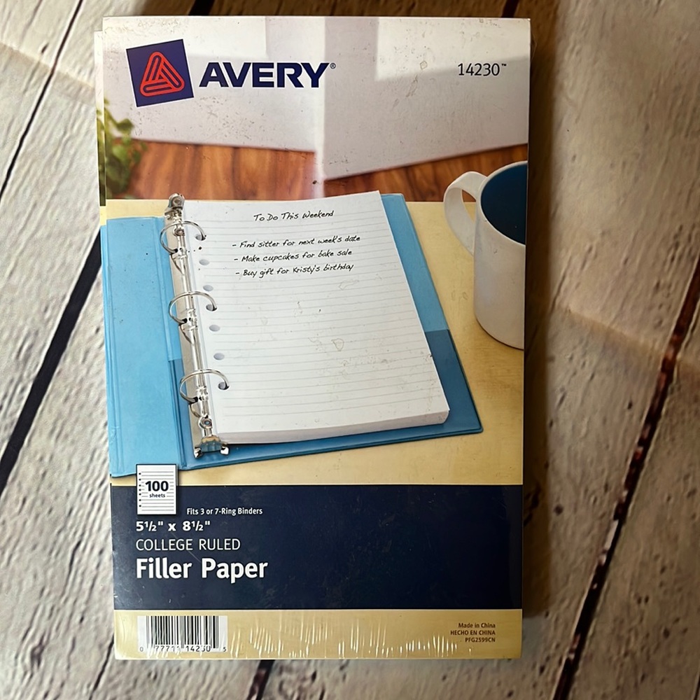 3 for $15 🌸 New!! 3 packs of Avery College Ruled Filler paper